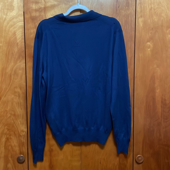 Men’s Sweater - Picture 2 of 4